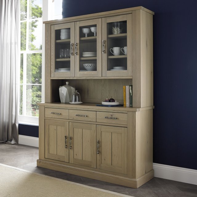 Signature Collection Chartreuse Aged Oak Glazed Dresser